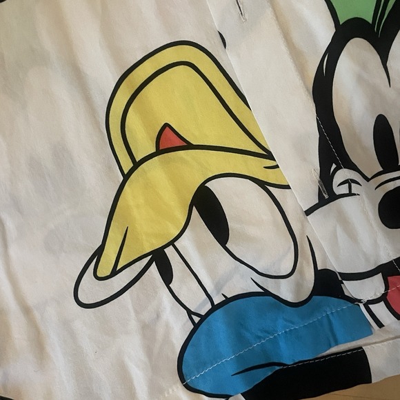 Disney Short Sleeve Shirt Mickey Mouse Mens XL All Over Print Rayon Button Down - Picture 6 of 6